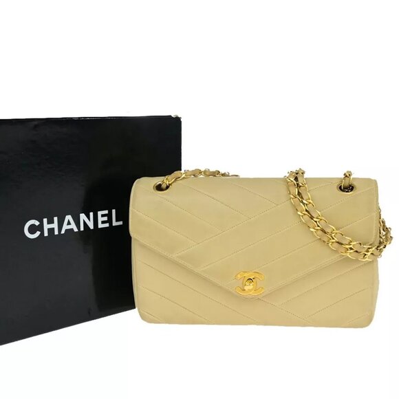 AUTHENTICITY GUARANTEED CHANEL CC Logo Bias Stitch Chain Shoulder Bag - Picture 1 of 16